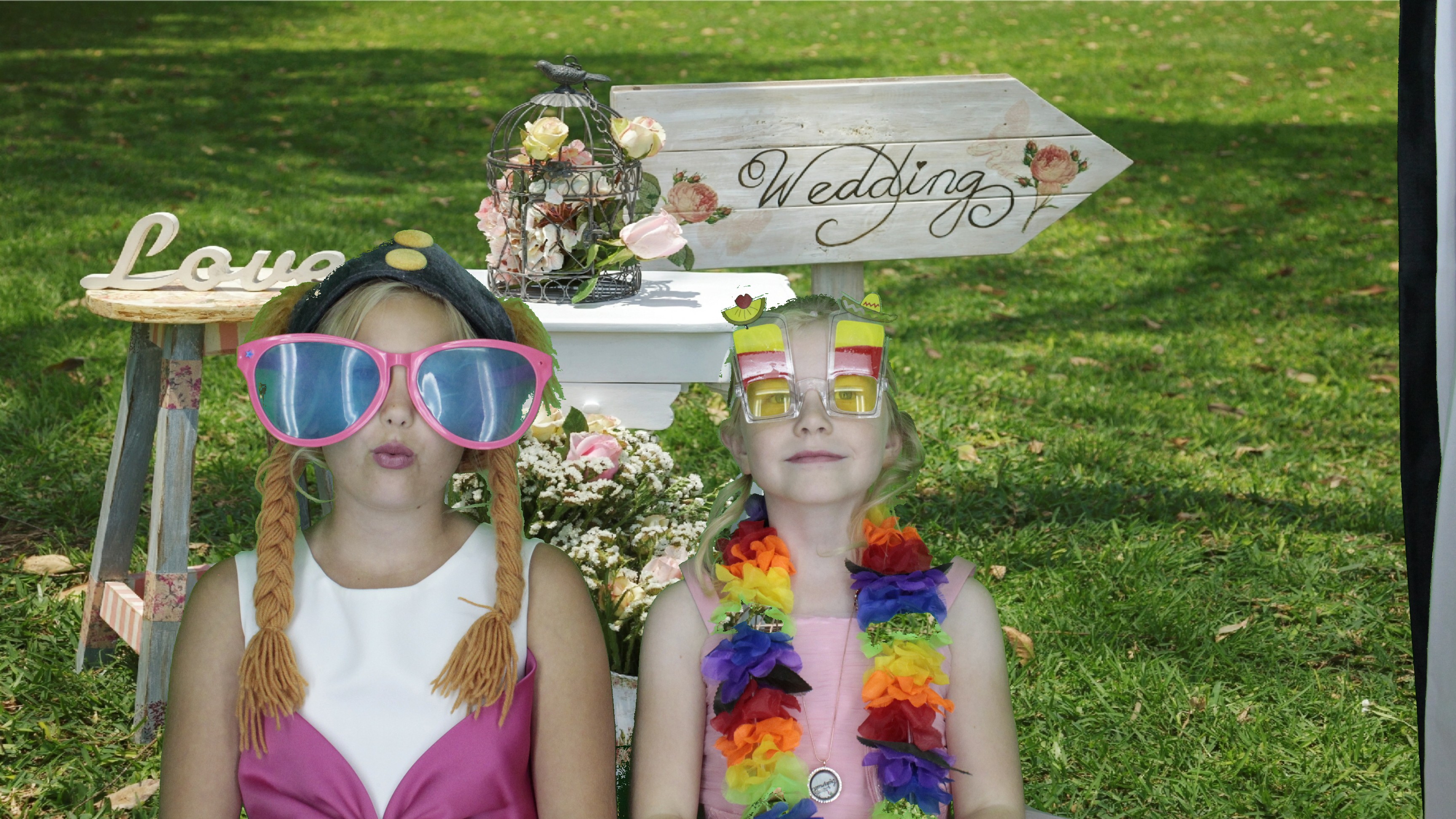 Alan & Maddie | View more photos from the event at gallery.myphotoboothexperience.co.uk/u/MyPhotoBoothExperienceLtd/Alan-Maddie